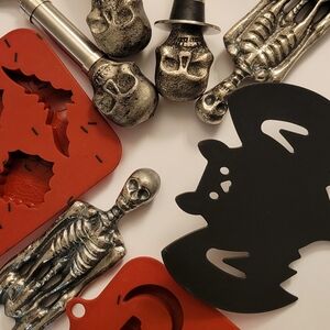 8pc Lot Halloween Goth Kitchen Utensils and Tools Skeletons Skulls Bats Spiders